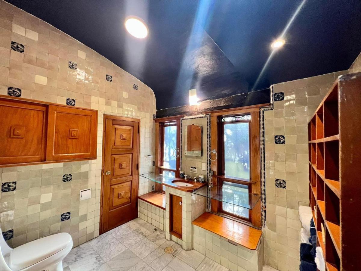 Gallery And Boutique In San Angel Bed & Breakfast